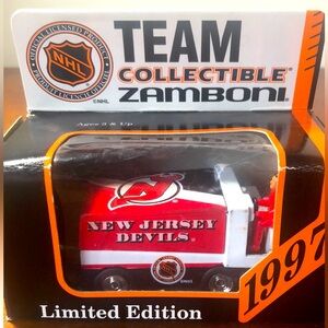 New Jersey Devils 1997 White Rose Collectible Zamboni - Rare & Nostalgic!
